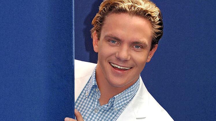 2005 wagte Stefan Mross den Sprung ins Fernsehen: Seit inzwischen 20 Jahren moderiert er die ARD-Unterhaltungsshow "Immer wieder sonntags".