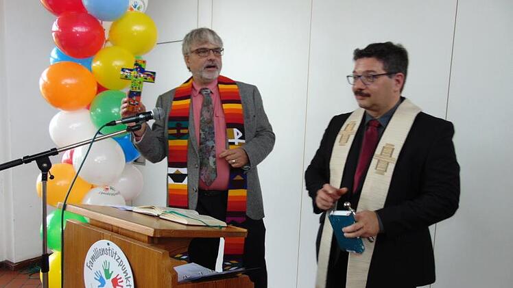 Den kirchlichen Segen für die Einrichtung erteilten Pfarrer Axel Bertholdt und Pfarrer Joachim Cibura.