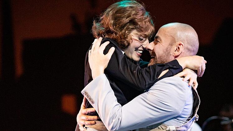 Turbulent und unterhaltsam: Szene aus Eduard Künnekes Operette "Der Vetter aus Dingsda" am Landestheater Coburg.Foto: Sebastian Buff