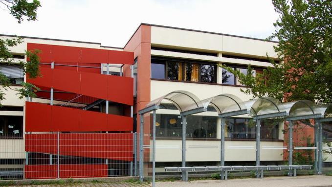 Die Buttenheimer Deichselbachschule braucht dringend weitere Räumlichkeiten und muss zeitnah erweitert werden. Andrea Spörlein