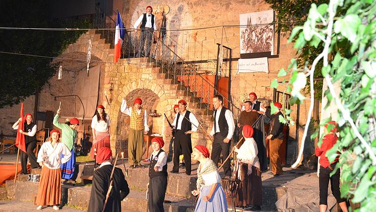 2013 probte Spectaculum mit  "Les Misérables" nach Viktor Hugo  auf der Schlossbühne die Revolution.Archiv/Doris Bauer
