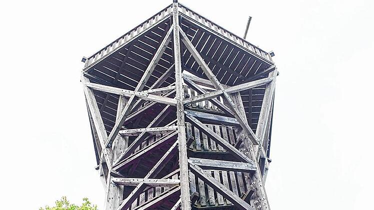 Medienmitteilung: Zabelsteinturm wird in den kommenden Wochen abgerissen