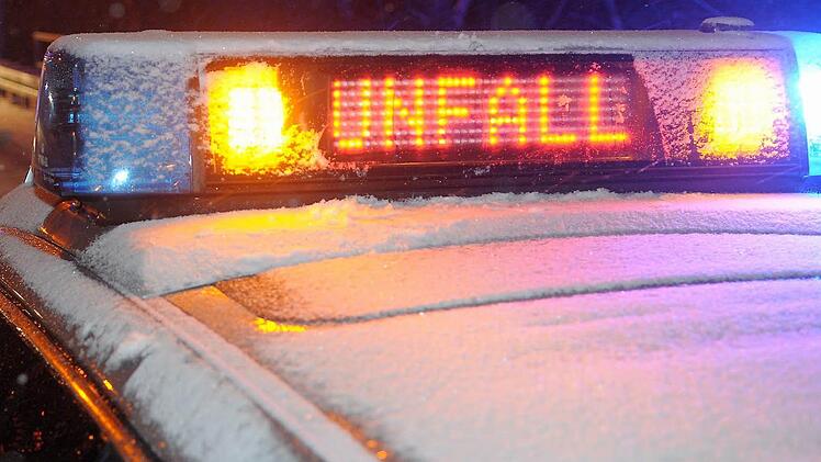 Ein t&ouml;dlicher Unfall ereignete sich in den Morgenstunden des Donnerstags nahe Ottensoos im N&uuml;rnberger Land. Foto: J&uuml;rgen Mahnke dpa/lhe