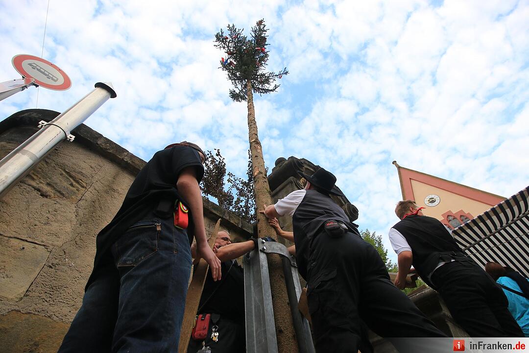 Sandkerwa 2015 - Kerwasbaum-Aufstellen