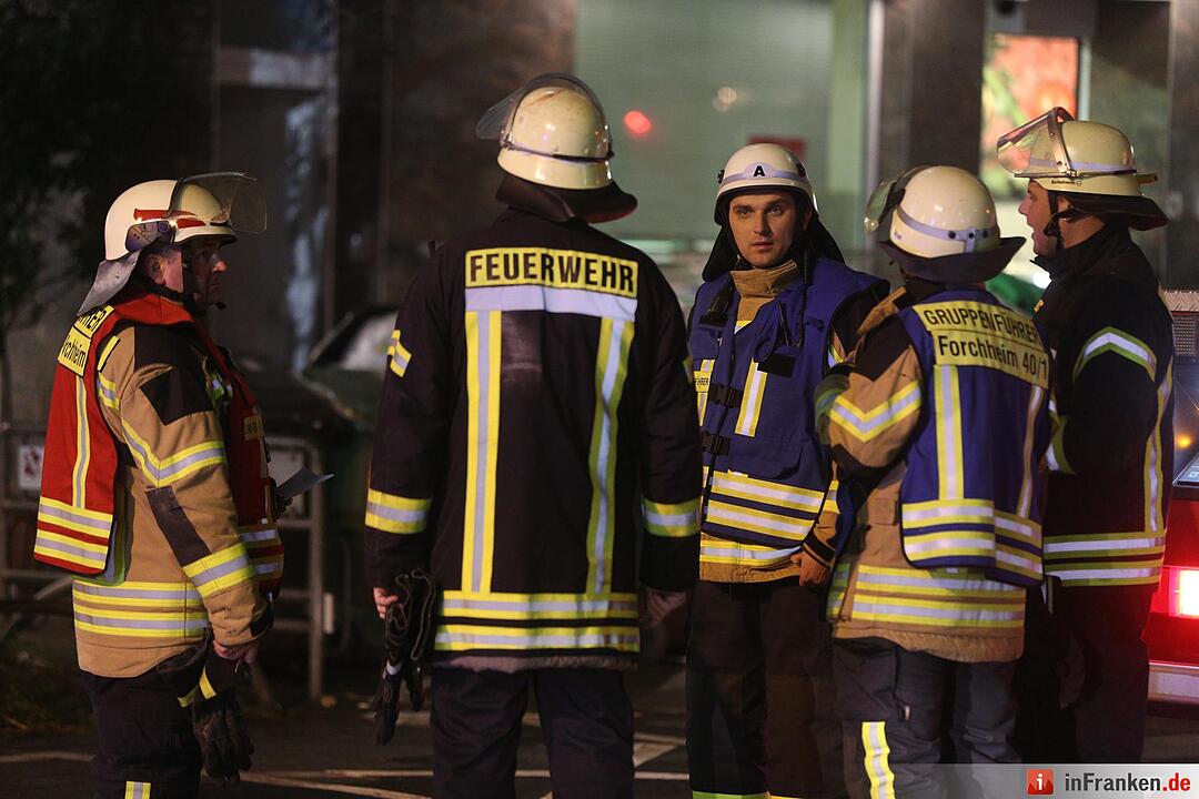 Schwelbrand an Hausfassade löst Feuerwehreinsatz in Forchheim aus
