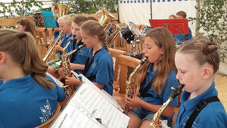Musizieren macht Spaß, und wenn die Prüfung erfolgreich bestanden wurde, noch viel mehr. Foto: Diana Leitsch