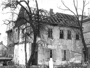 Dieses Gebäude Seifartshofstraße 1 in Coburg wurde 1957 abgerissen, um dem Neubau der Landeszentralbank Platz zu machen.Foto: Tageblatt-Archiv/Leo Frick