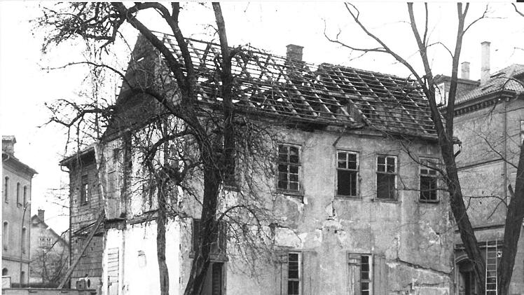 Dieses Gebäude Seifartshofstraße 1 in Coburg wurde 1957 abgerissen, um dem Neubau der Landeszentralbank Platz zu machen.Foto: Tageblatt-Archiv/Leo Frick