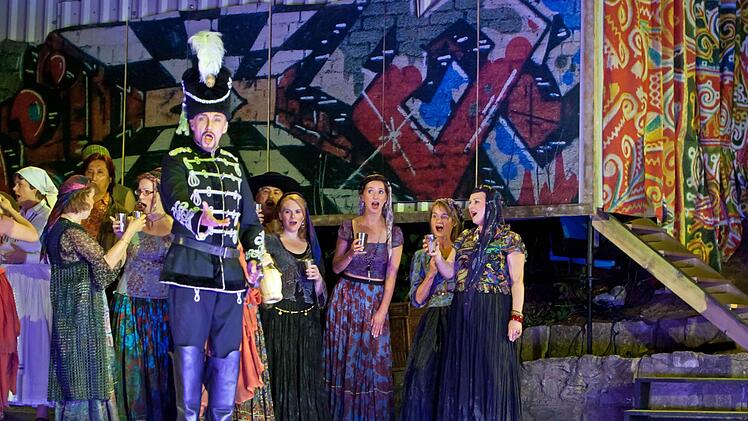 "Der Zigeunerbaron": Impressionen von der Neuinszenierung auf der Waldbühne Heldritt.Foto: Jochen Berger