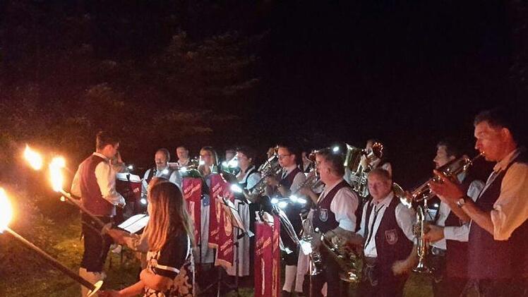 Die Original Weißenbacher Schlosshofmusikanten präsenteiren Händels Wassermusik.  Foto: Andrea Schneider