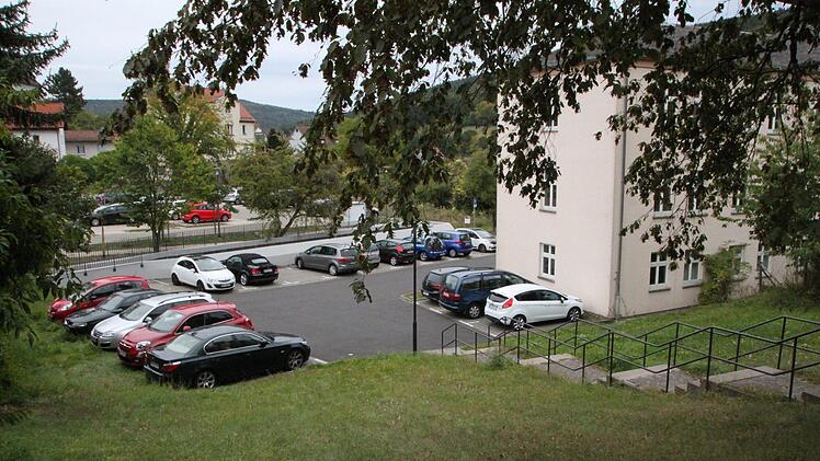 Diese Parkplätze hätte Stadtrat Dirk Stumpe gerne im Sinne der Stadt genutzt. Foto: Ulrike Müller