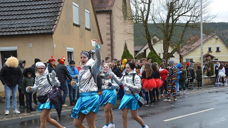 Eindrücke vom Steinacher Faschingszug. Foto: Peter Rauch