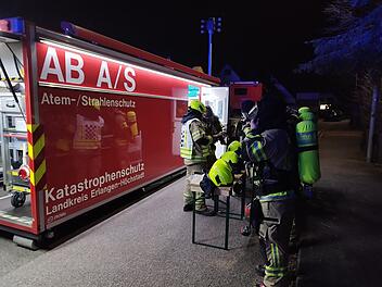 Möhrendorf: ABC-Alarm in Haus - Feuerwehr rückt mit vielen Kräften an