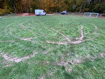 3000 Euro Schaden an Fußballplatz im Kreis Bayreuth 3000 Euro Schaden an Fußballplatz im Kreis Bayreuth