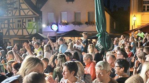Das Publikum auf dem Marktplatz war begeistert.