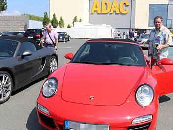 Die Porsche-Fahrer aus Herzogenaurach nutzt seinen Carrera GTS täglich - trotz des enormen Benzinverbrauchs. Fotos: Evi Seeger