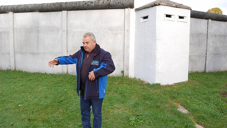 Erich Eckardt organisierte im November 1989 einen friedlichen Protestlauf, damit auch der Grenzübergang zwischen "seinem" Heinersdorf in Thüringen und Welitsch (Landkreis Kronach) geöffnet wird. Der Plan ging auf! Im Hintergrund zu sehen: Reste der "Heinersdorfer Mauer".