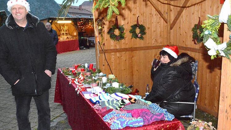 Heimische Anbieter hatten vor dem Markt fleißig gebastelt.
