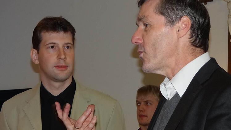 Vikar Holger Manke und Pfarrer Bernd Grosser: beide betonten die Unverzichtbarkeit des Posaunenchores in der Gemeinde und freuten sich das Jubiläum zu feiern