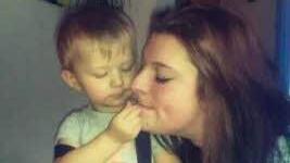 Liebe geht durch den Magen...aus Liebe teilt der Sohn alles mit Mama Foto: Vanessa Hornung aus Hollfeld