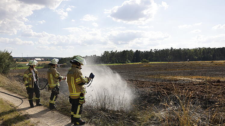 Brand auf Acker im Landkreis F&uuml;rth