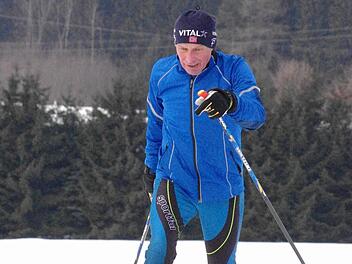 Anton Wartha hat sich intensiv auf die Skilanglauf-WM der Senioren in Asiago/Italien vorbereitet. Doch dann zwingt ein Grippevirus den Rugendorfer zunächst zum Nichtstun, bevor er gestern am Schlusstag zu seinem ersten WM-Start über 15 Kilometer klassisch kommt.  Foto: Archiv/Christian Schuberth