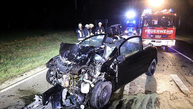 Bei Lisberg (Landkreis Bamberg) kam es am Mittwoch zu einem Unfall mit einem Schwerverletzten. Foto: NEWS5 / Merzbach