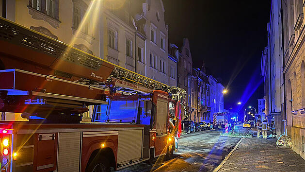 Feuerwehr Bamberg in Haingebiet alarmiert - Adventskranz in Flammen aufgegangen