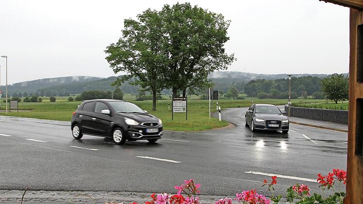 Wo die Staatsstraße und die Bürgermeister-Meißner-Straße aufeinandertreffen, soll ein Kreisverkehrsplatz entstehen.