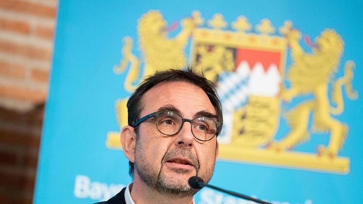 Holetschek warnt vor neuer Corona-Virus-Variante - "schnell und angemessen reagieren"
