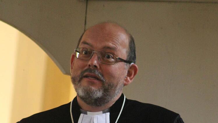 "Wo der Geist des Herrn ist, da ist Freiheit", sagte der neue Dekan in seiner Predigt und rief dazu auf, Kirche auch einmal neu zu denken. Foto: Sonny Adam