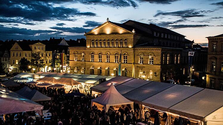 Mit zahlreichen Attraktionen will das Schlossplatzfest ab Donnerstag wieder viele Besucher anlocken.Foto: Arhciv/Jochen Berger