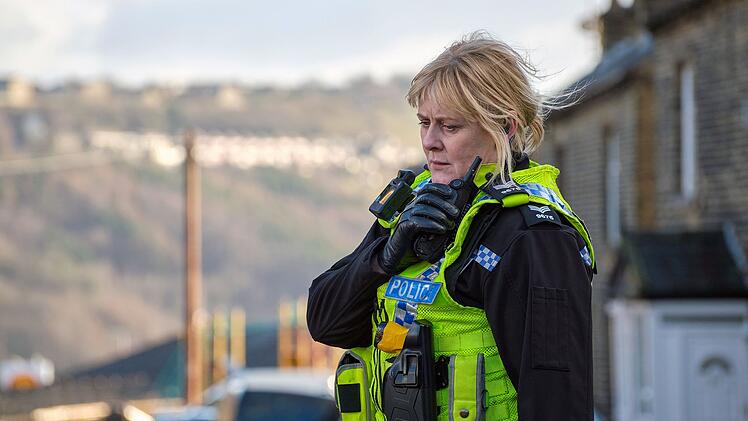 Catherine Cawood (Sarah Lancashire) steht kurz vor der Rente, doch ein Mordfall und die Machenschaften von Tommy Lee Royce (James Norton) verlangen ihr noch einmal alles ab.
