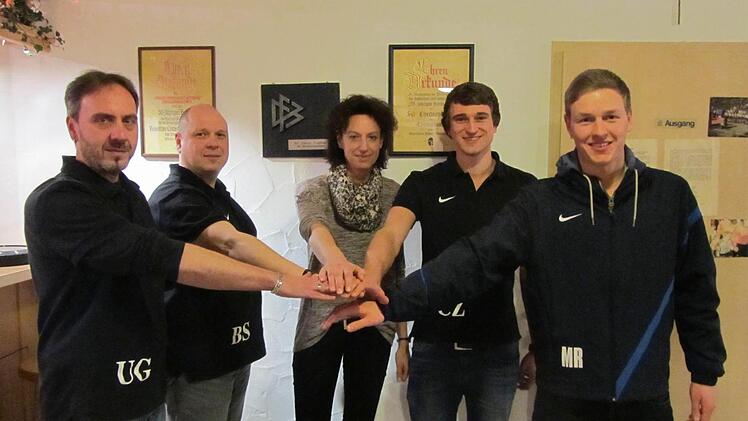 Geschlossen präsentiert sich der neue Vorstand der SG Eintracht Oberleichtersbach (von links): Ullrich Geppert, Björn Sengstock, Sabine Leitsch, Christian Zirkelbach und Markus Rubi. Foto: Sebastian Vogt