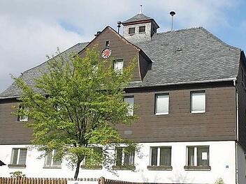 Die ehemalige Schule in Kleintettau kann nun zu einem Dorfgemeinschaftshaus umgebaut werden. Foto: Archiv
