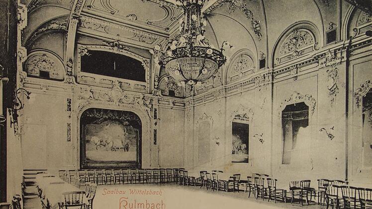 Gut zwei Jahre nach seiner Entlassung aus englischer Gefangenschaft lässt sich Friedrich Baur bei den Kulmbacher Freimaurern aufnehmen. Tagungsort der Loge ist der zwischen der Langgasse und der Buchbindergasse gelegene "Saalbau Wittelsbach". 1967 wurde das repräsentative Gebäude abgerissen.  Foto: Kulmbacher Stadtarchiv