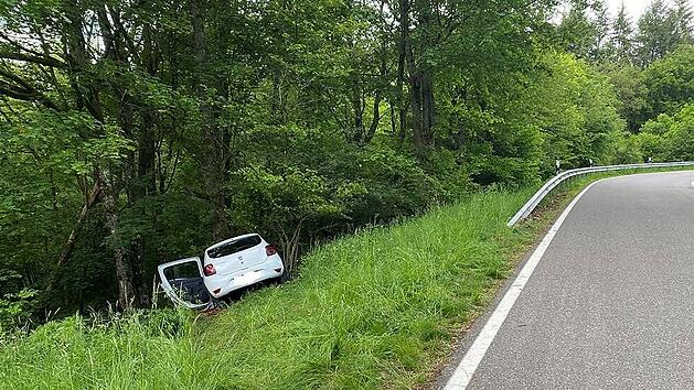 Ein 63 Jahre alter Mann ist im Kreis Kusel zwischen Reichweiler und  Eckersweiler am 23. Mai 2024 mit seinem Auto verunglückt und ums Leben gekommen.