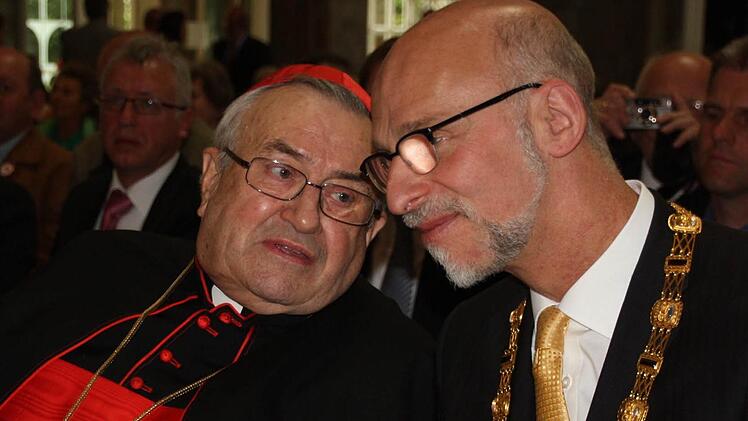 Im Gespräch: Karl Kardinal Lehmann und OB Kay Blankenburg.