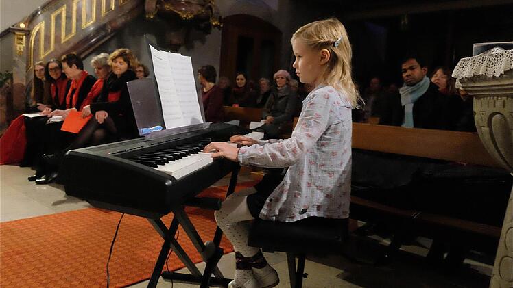 Die kleine Solistin Elisabeth Ruppert. Foto: Gerd Schaar