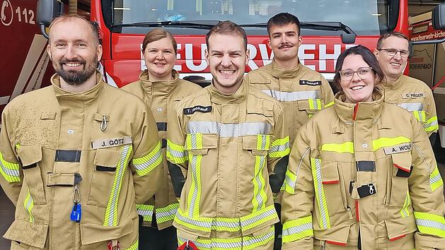 Als neue Truppf&uuml;hrer tragen jetzt sechs Ehrenamtliche mehr Verantwortung im Einsatz: Johannes G&ouml;tz, Maria M&uuml;ller, Timo Gebhardt, Sebastian Gebhard, Anna Maria Wolf und Christian Pieger.