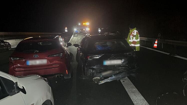 Unfall mit mehreren Fahrzeugen auf der A6 bei N&uuml;rnberg