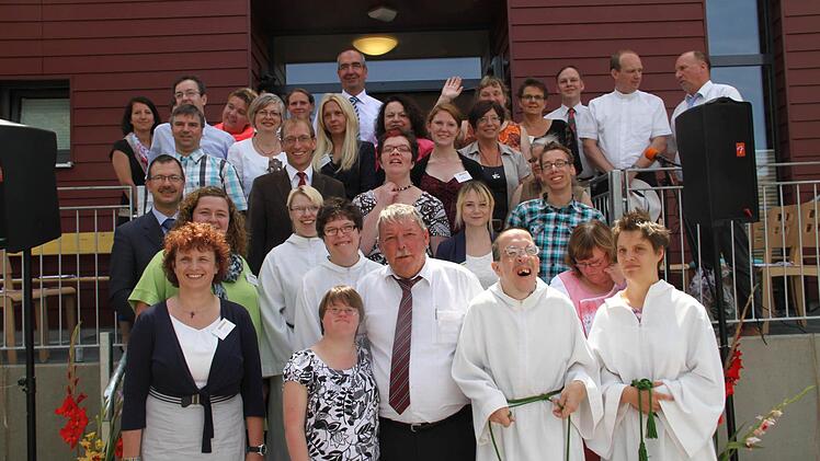 Mit einem fröhlichen Fest wurde die offizielle Segnungsfeier gefeiert.