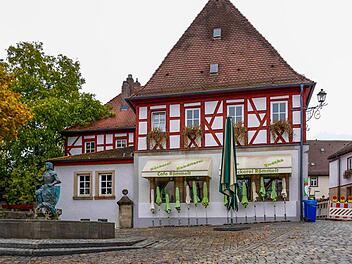Am Marktplatz ist eine triste Lücke entstanden. Foto: Richard Sänger