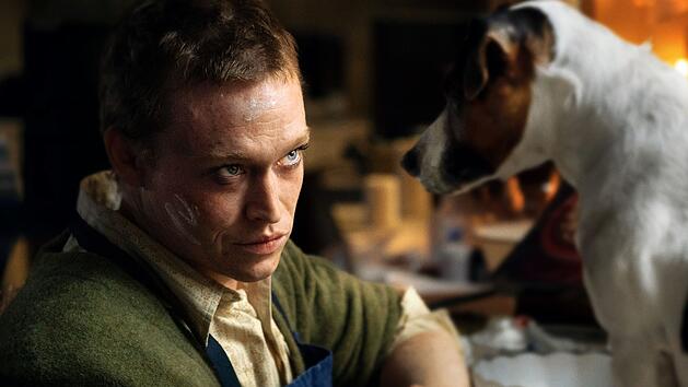 Doug Munrow (Caleb Landry Jones) vertraut nur noch seinen vielen Hunden.