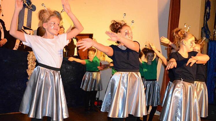 Die "Blue-Cordia" ist die neueste Garde der Faschingsabteilung des Gesangvereins. Foto: Gerhard Schmidt