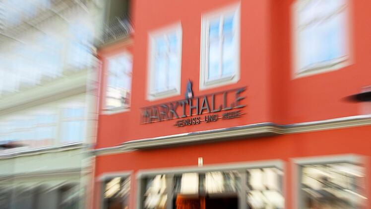 Die Markthalle am Albertsplatz bleibt vorerst in unruhigem Fahrwasser.Jochen Berger