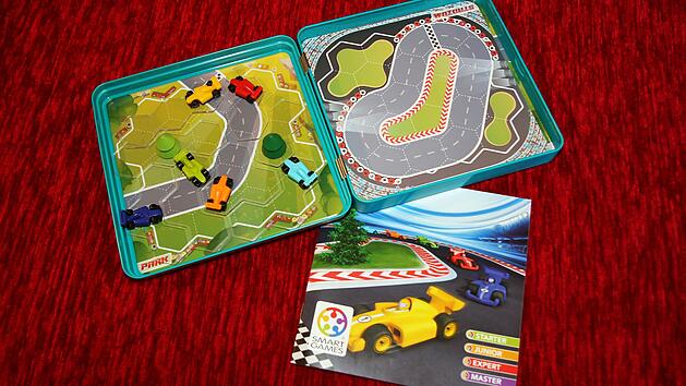 Pole Position im Test - magnetisches Rennwagen-Reisespiel
