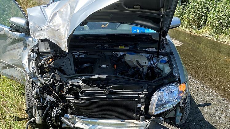 Traktor-Unfall auf der B303