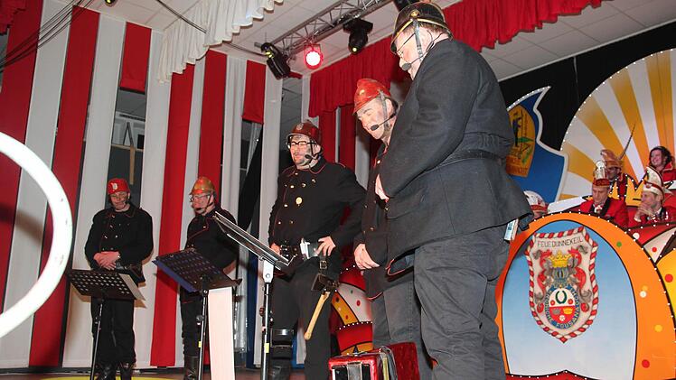 Die Feuerwehrmänner (von links): Thomas Pfeffer, Günther Kestel, Stefan Wicklein, Thoams Uwira und Stefan Ender