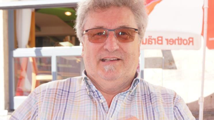 Eddi Arnold hat ein neues Buch geschrieben. "Der Rhöntrompeter erzählt  Heiteres und Nachdenkliches". Foto: Marion Eckert